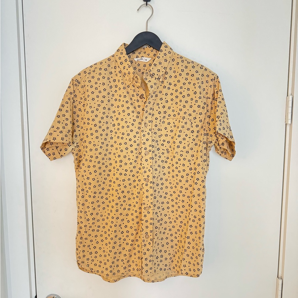 3Sixteen Men’s Tan Sakura Short Sleeve shirt with coconut buttons